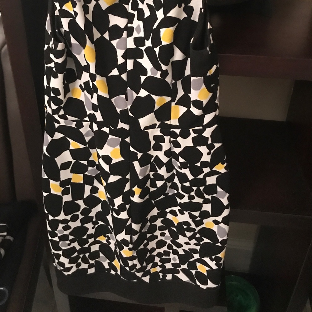 New York and Co pocket dress, Sz 4 - Picture 3 of 4
